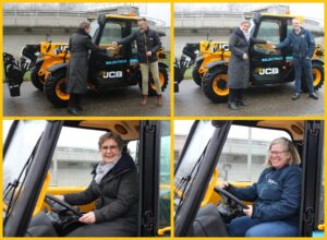 Sleutels elektrische verreiker overhandigd.