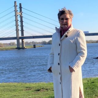 Marion Wichard bij de Molenbrug in Kampen