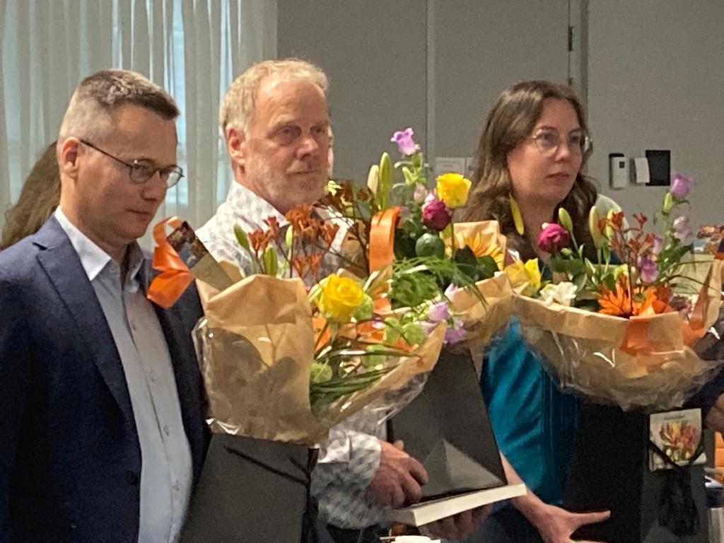 Wim Konter (midden) is op 9 mei officieel geïnstalleerd als fractievolger van Water Natuurlijk.