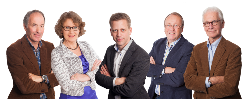 vlnr: Hans de Jong (DB-lid), Marion Wichard (fractievoorzitte), Jelmer Kloosterman (fractievolger), Piet de Noord en Bert Hinnen. Ontbrekend: Obe Brandsma.