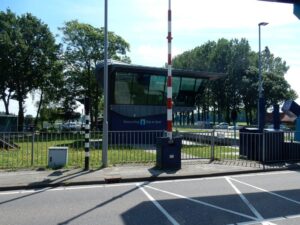 Een imposante sluis van het waterschap Rijn en IJssel.