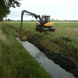 Particulieren kunnen blauwe diensten leveren aan het waterschap, bijvoorbeeld bij het beheer van sloten.
